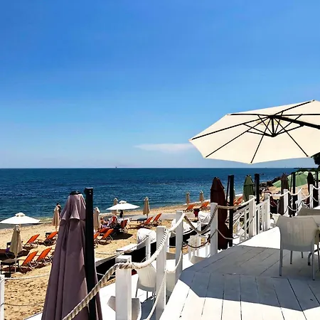 Sunny Near The Beach Апартамент *