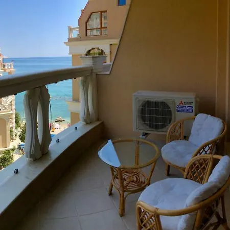 Sunny Near The Beach * Златни пясъци